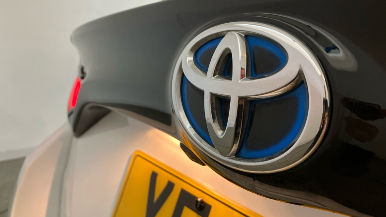 Toyota Yaris 1.5 Hybrid Design 5dr CVT Hybrid Hatchback